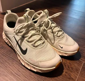 Nike Free thumbnail 1