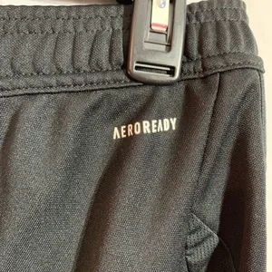 Adidas women’s medium (12 thumbnail 5