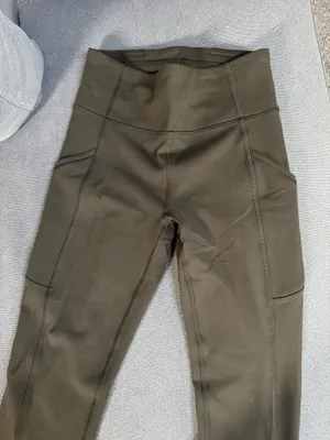 Lululemon Leggings with pockets thumbnail 3
