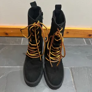 Free People Dylan Black Suede Chunky Heel Lace Up Boots - size 36 (US 6) thumbnail 3