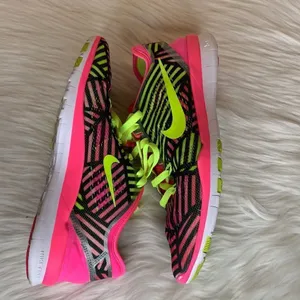 Nike Free Tr Fit 5 Pink Pow/Volt Black Athletic Shoes Size 7 thumbnail 9