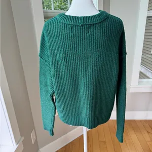 American Eagle Heather Green Cropped Crewneck Ribbed Sweater Size Medium thumbnail 3