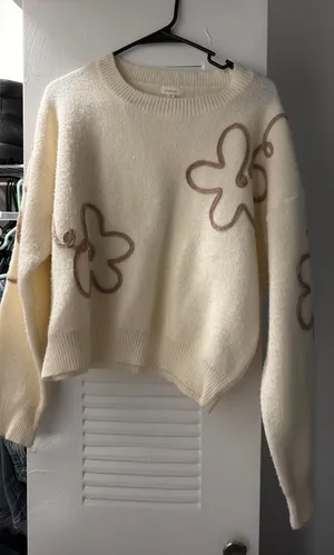woman’s sweater White thumbnail 1