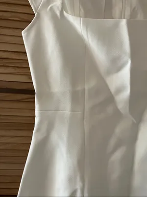 Minimalist White Square thumbnail 6