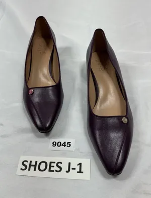 Womans New Naturalizer Georgia Slip On Pumps 8 M Plum Pointed Toe Block Heel thumbnail 1