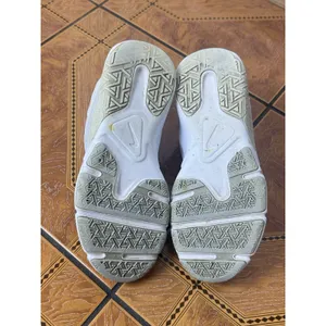 Nike Legend Essential Women’s Training Shoes Gray White CD0212-022 Size 5 thumbnail 12