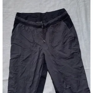 Lululemon Women's Dance Studio Crop Black Size‎ 12 thumbnail 5
