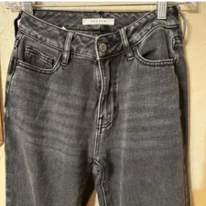 Pacsun black faded wash mom jeans thumbnail 3