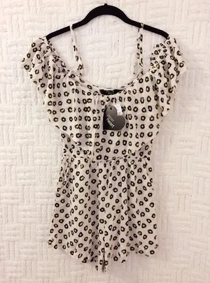 NWT LF Daisy Romper thumbnail 1