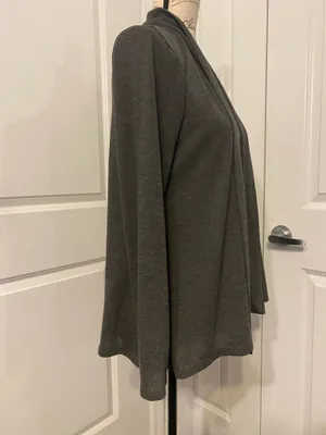 Open-Front Women’s Cardigan Sweater in Charcoal thumbnail 4