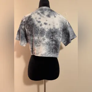 EUC Pink Floyd Black and Gray Tie Dye Cropped Tee size medium thumbnail 4