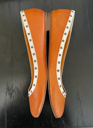 GUC J. CREW Camel Studded Round Toe Flats thumbnail 11