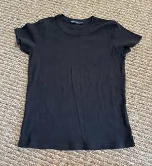 Brandy Melville Tee Cropped thumbnail 1