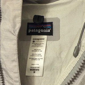 Patagonia Light Gray Hooded Jacket thumbnail 5