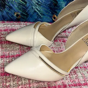 Vince Camuto Size 6 Cream Heels thumbnail 7