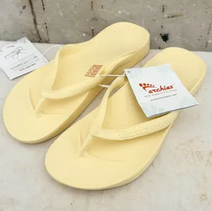 Archies Flip Flops Yellow Size 9 thumbnail 1