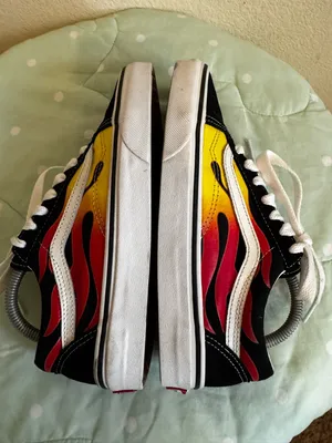 Vans Old Skool vibrant red and yellow flame graphic on a black Womena Size 6.5 thumbnail 5