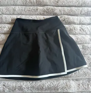 Abercrombie YPB Tennis Black Mini Skirt with White Trim thumbnail 4