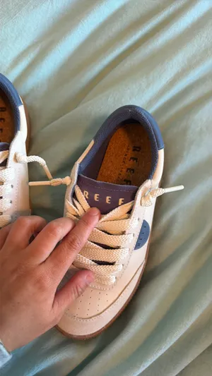 Reef Shoes Size 6 thumbnail 2