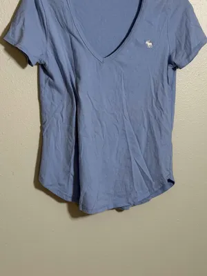 Abercrombie‎ & Fitch Women’s Casual Minimalist Light Blue V-Neck Tee size S thumbnail 3