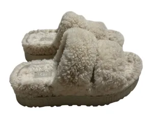 UGG Platform Slides Women's Size 6 Cream Fuzzy Slippers Shoes thumbnail 1
