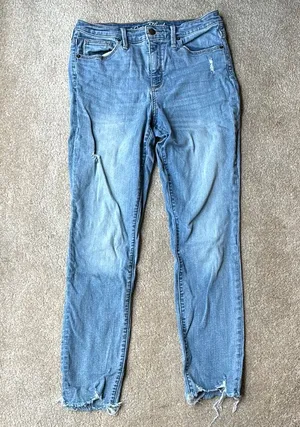 Women's Blue Jeans Size 8 thumbnail 1