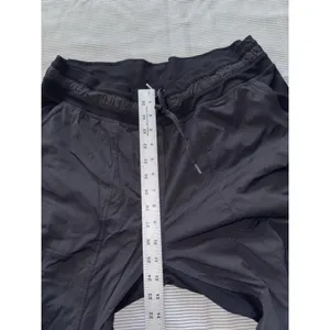 Lululemon Women's Dance Studio Crop Black Size‎ 12 thumbnail 7