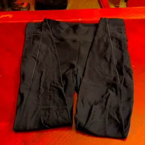 Lululemon Take it Easy Pant - size 6 thumbnail 1