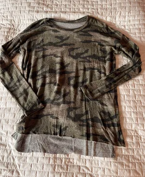 American Eagle Soft & Sexy Plush Camo Long Sleeve Tee Size XS thumbnail 1