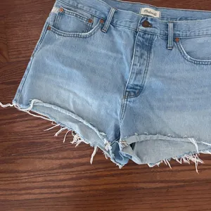 Madewell Relaxed Denim Shorts Cedarcroft Wash Size 32" Size 14 thumbnail 4