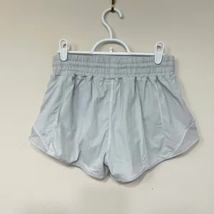 Lululemon Gray Hotty Hot High Rise 2.5 Shorts 6 Women thumbnail 4