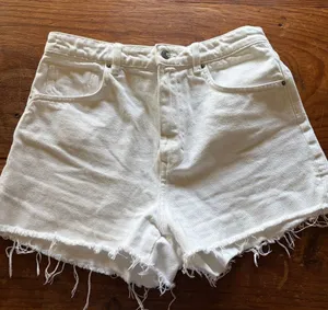 ZARA White High Rise Denim Cutoff Shorts Size 6 thumbnail 1