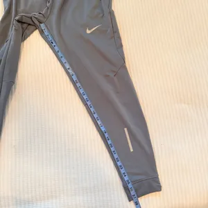 Nike Dri Fit Women's Gray Running Joggers Elastic Waist Draw Strings Size Medium thumbnail 13