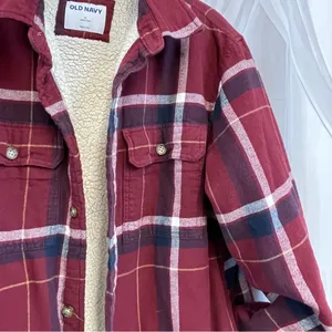 Old Navy Burgundy Plaid Sherpa-Lined Shacket Jacket Pockets L Large Button Up thumbnail 3