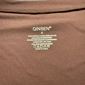 QINSEN Womens Brown Long Sleeve V-Neck Stretchy Fitted Top Size S thumbnail 2