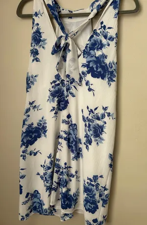 Floral lulus dress (M)  thumbnail 7