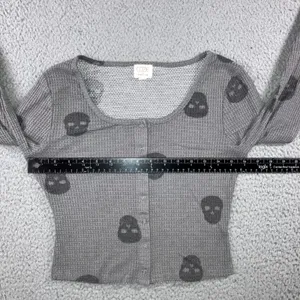 Skull Print Waffle Knit Cropped Top Small L/S Y2K‎ Edgy Emo Punk Goth Grunge thumbnail 9
