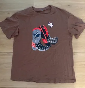 NEW Cotton Blend Brown Western Cowgirl Oversized Country Rodeo Boots Tshirt M thumbnail 1