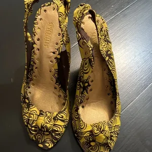 Seychelles Womens Yellow Brown Floral Swirl Peep Toe Slingback Wedge‎ Heels 7 thumbnail 2