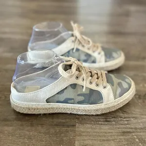 Dolce Vita Camouflage Canvas Slip On Sneakers W/Lace Up, Size 8 thumbnail 6