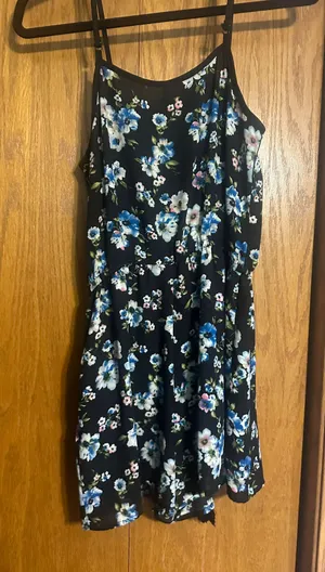 Floral And Black Romper Size M thumbnail 4