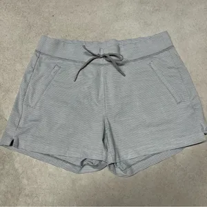 Athleta Modern Metro Grey Striped Shortie Athletic Shorts Size Medium thumbnail 2