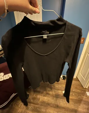 Crop Top thumbnail 1