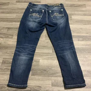 Miss Me Boyfriend Capri Jeans; 29 Women’s thumbnail 10