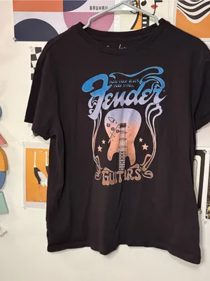 Fender Women’s Guitar Graphic Tee Size Large thumbnail 1