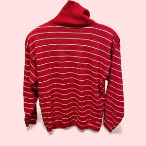 Cute vintage 80’s Chaus striped red white turtleneck sweater wool blend crested thumbnail 4