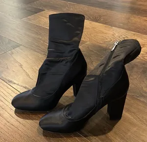 Booties thumbnail 3