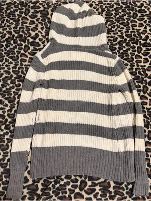 2000s vintage style 2011 aeropostale gray and white striped hooded knit cardigan thumbnail 4