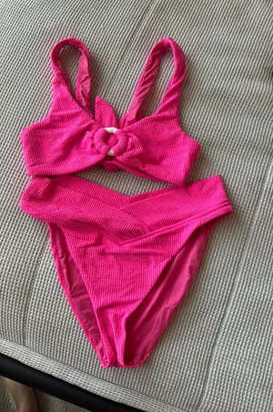 The beach club bikini set thumbnail 1