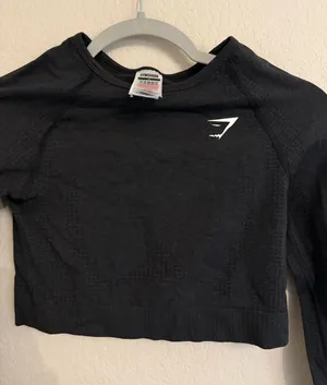 Gymshark Black Long Sleeve Crop Top thumbnail 1